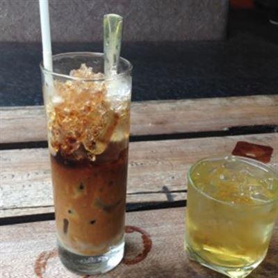 Cây Me Coffee