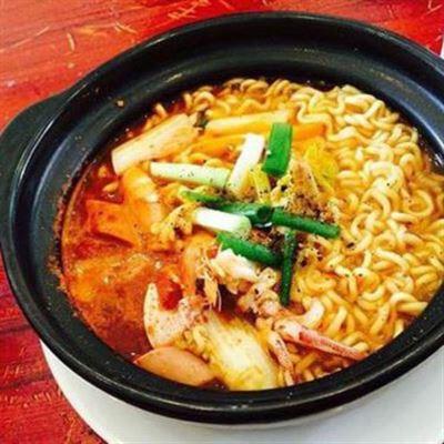 Benny’s House – Mì Cay Hàn Quốc & Trà Sữa