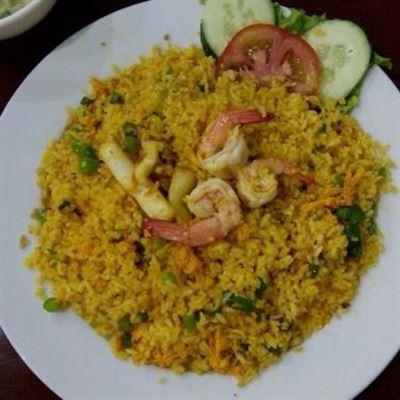 Lý Tưởng – Cơm Chiên & Mì Xào