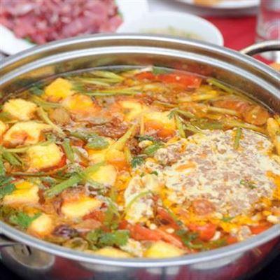 Dân Tộc Quán – Lẩu Cua Đồng & Gà Đồi