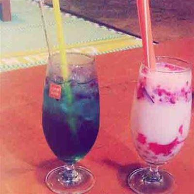 Buzzz – Trà Sữa, Hamburger