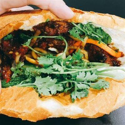 Bánh Mì Thịt Nướng, Nui & Bánh Mì Chén