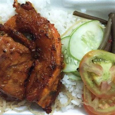 Cơm Trưa Bình Dân – Tỉnh Lộ 833
