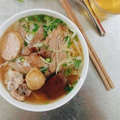 Hoàng Linh – Bún Bò Huế