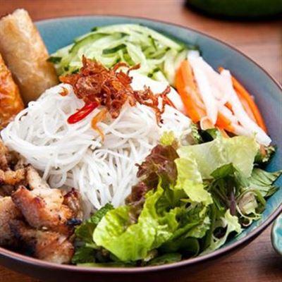 Bún Thịt Nướng Bình Dân – Thủ Khoa Huân
