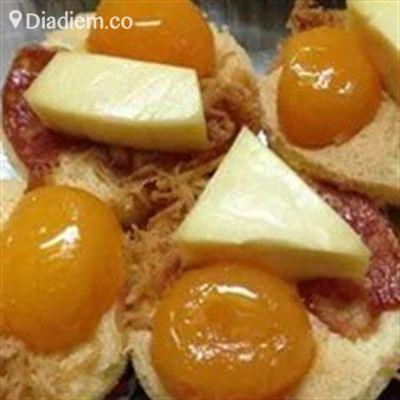 Bánh Bông Lan Trứng Muối Phô Mai