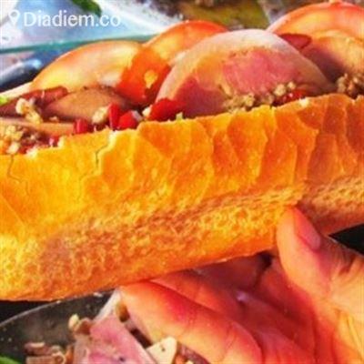 Bánh Mì Chín Ngón
