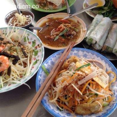 Bún Thịt Nướng & Gỏi Cuốn – Bà Huyện Thanh Quan