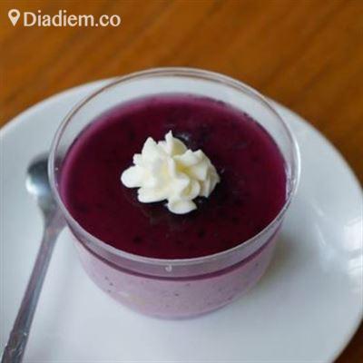 Le Voyage Coffee & Bakery – Cách Mạng Tháng Tám