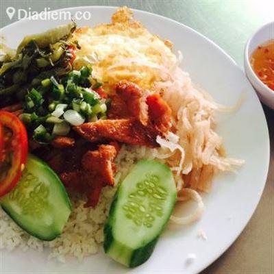 Quán Cơm Cây Bàng