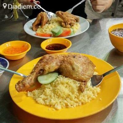 Thu Trang – Cơm Gà Xối Mỡ